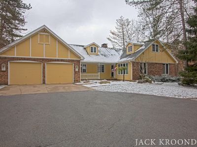 8111 Bailey Dr NE, Ada, MI, 49301