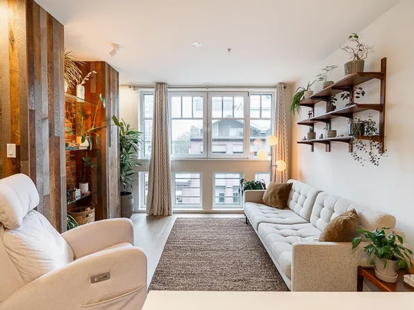 1072 Hamilton St #406, Vancouver, BC V6B 2R9