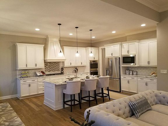 3rd image of 5814 Elise Ln