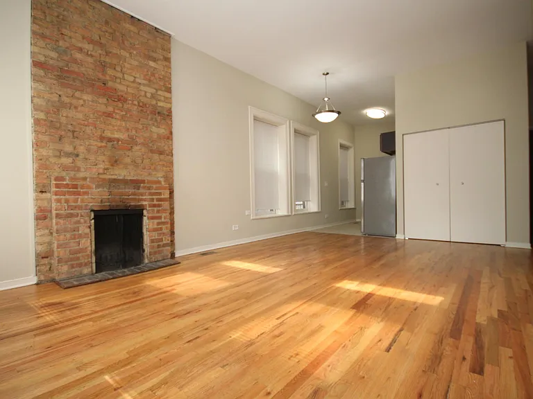 424 W Belden Ave #1W — Photo 1