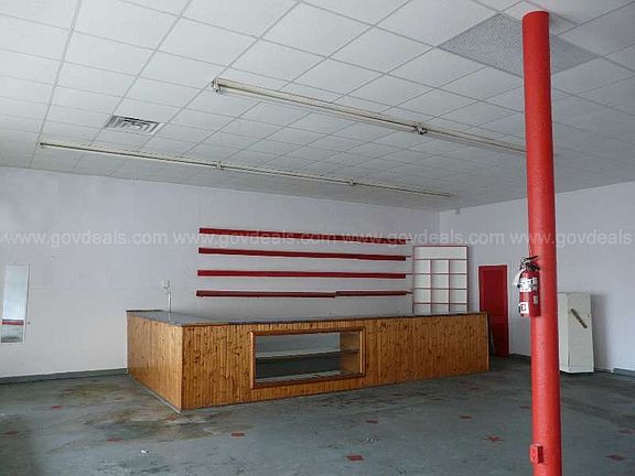 2nd image of 105 Main St W
