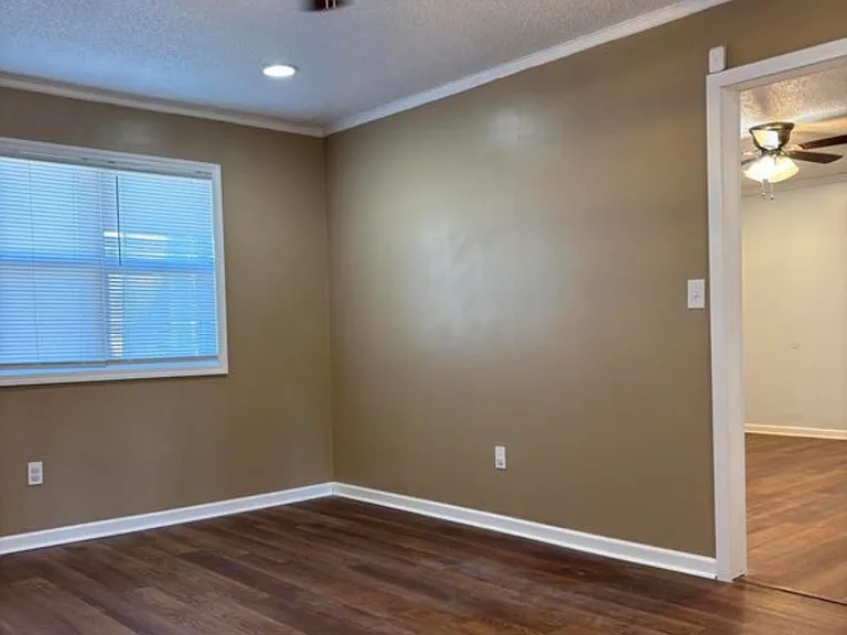 100 S Glen Ct — Photo 11