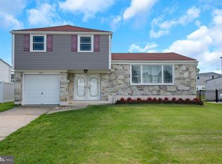 9731 Glenhope Rd, Philadelphia, PA 19115