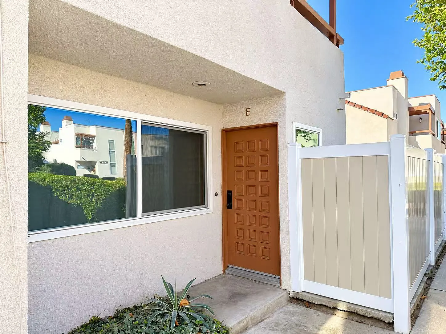 4 bed, 1353 sqft, $3,450 — Photo 2