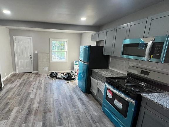 Kitchen & Dining area