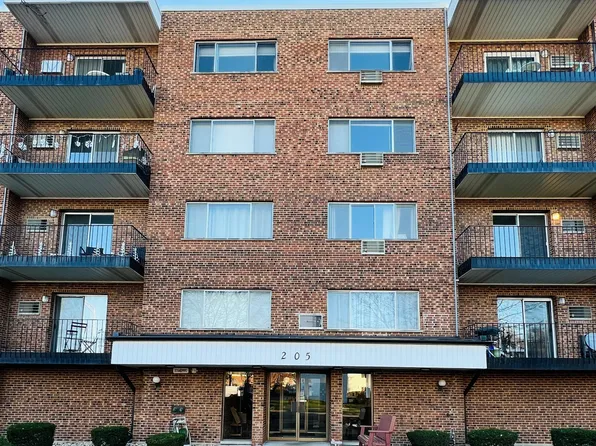 205 W Miner St APT 300, Arlington Heights, IL 60005