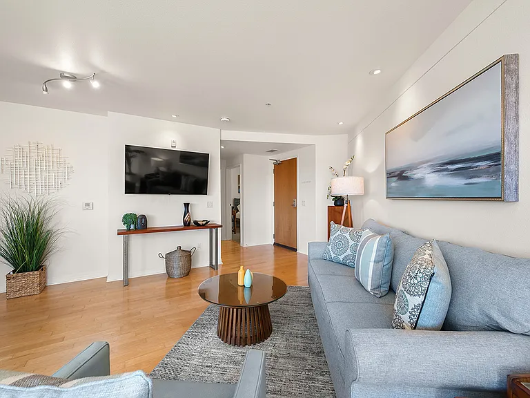 1608 India St #501 — Photo 4