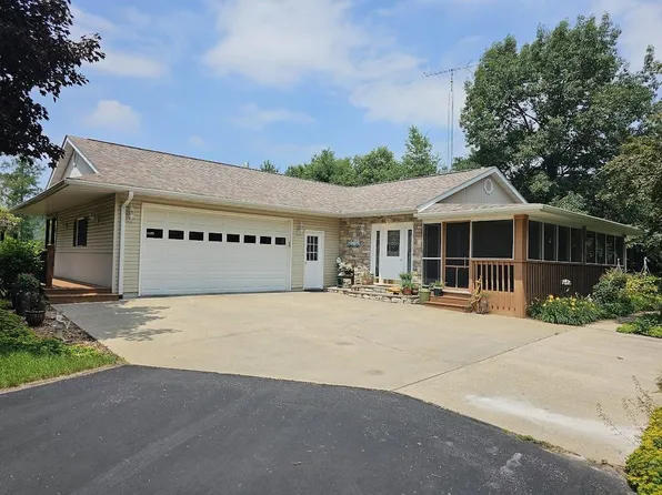 W6714 Porters Lake Rd, Wautoma, WI 54982