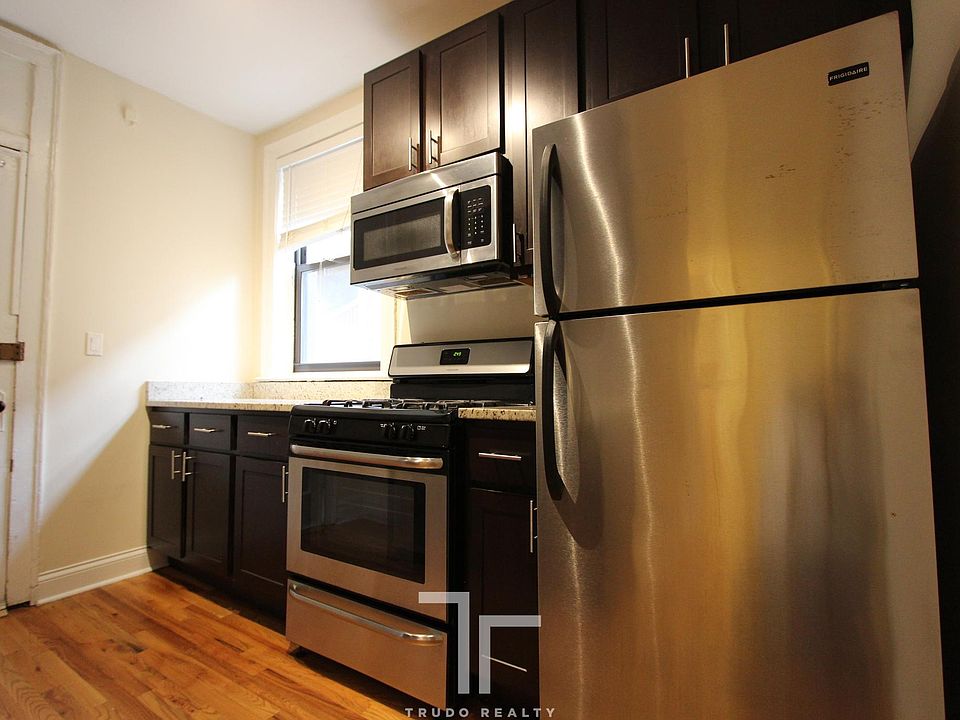 1st image of 4723 N Leavitt St #002