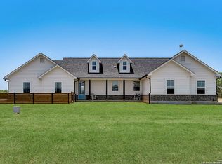 5351 Pittman Rd, Saint Hedwig, TX 78101