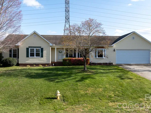 1315 Pear Dr, Conover, NC 28613