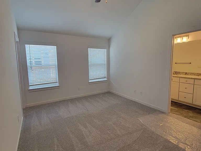5796 W Holdcroft Dr — Photo 11