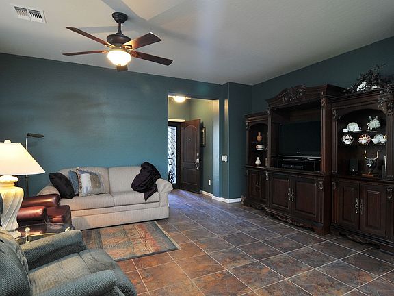 4th image of 1805 W Big Oak St