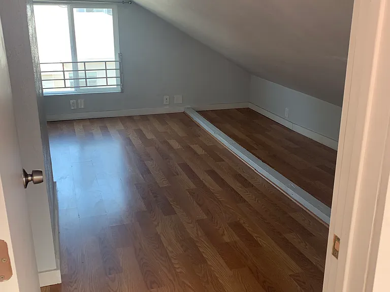 510 Linden Ave #B — Photo 5