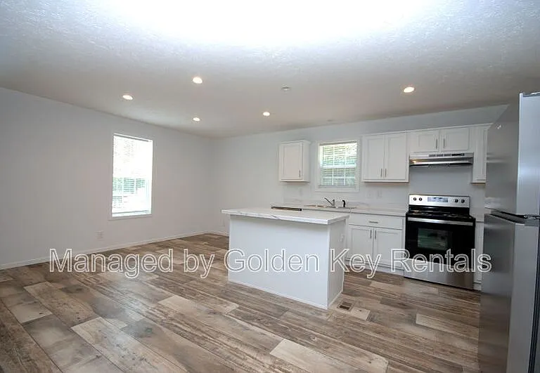 106 Lane St — Photo 3