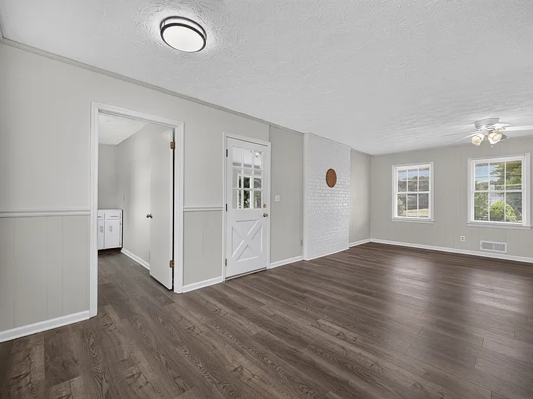 2591 Doc Hughes Rd — Photo 17