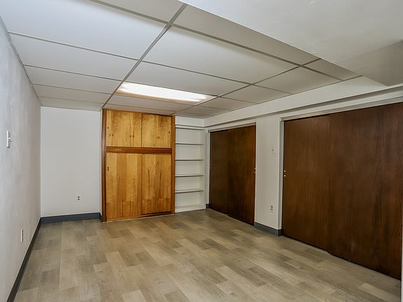 3rd image of 5909 Hampton Ave