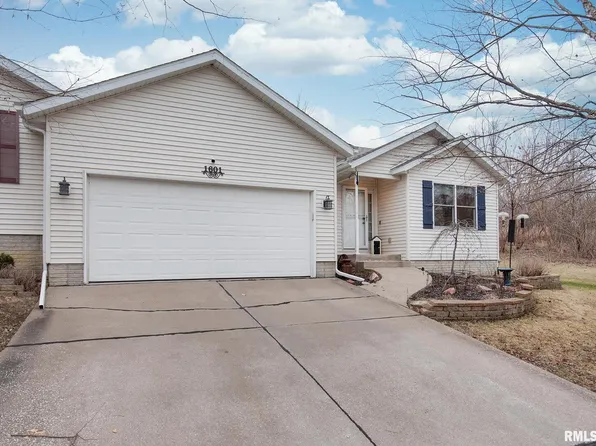 1601 Shady Glen Dr, Davenport, IA 52807