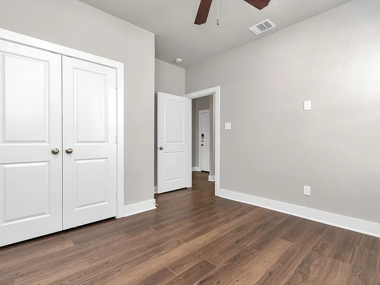 10515 Moon Valley Ln — Photo 22