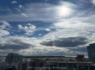 38 Iannuzzi St #1712, Toronto, ON M5V 0A2