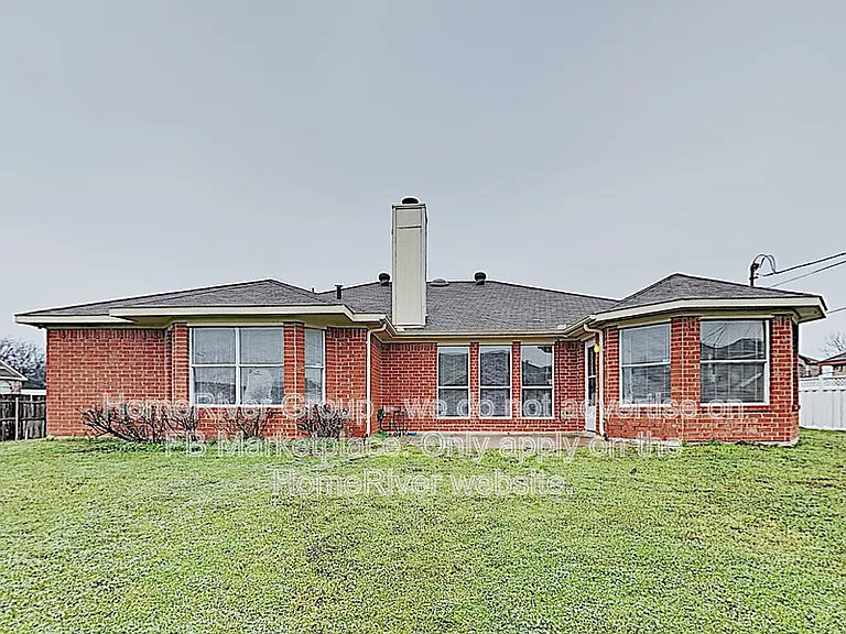 811 Miles Ln — Photo 16