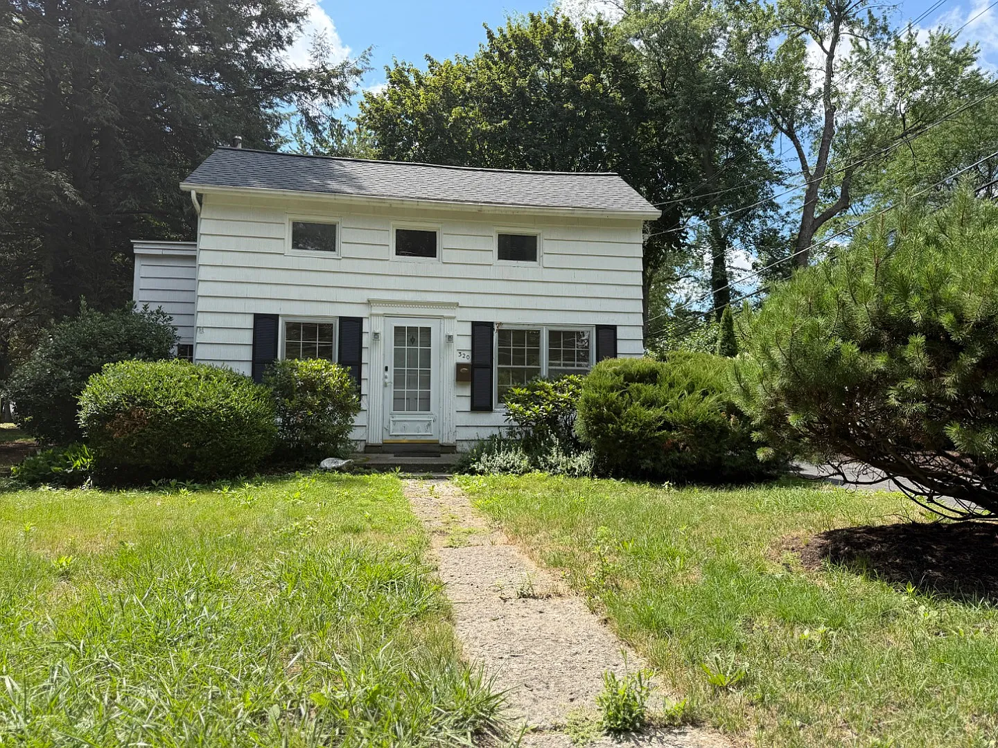 320 Osborne Rd — Photo 1