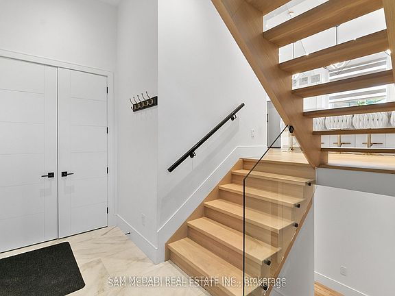 4th image of 46 Cobblehill Rd