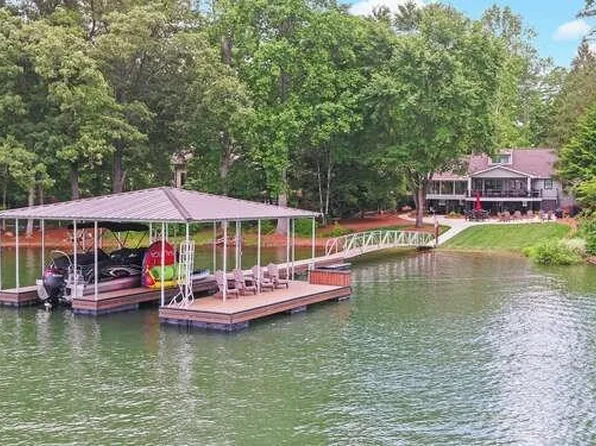 759 Beech Cove Dr, Hiawassee, GA 30546