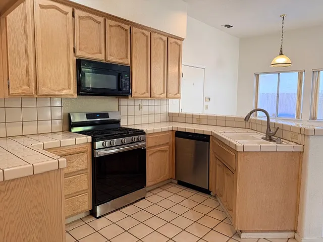 Building Photo - 7905 Wymark Dr