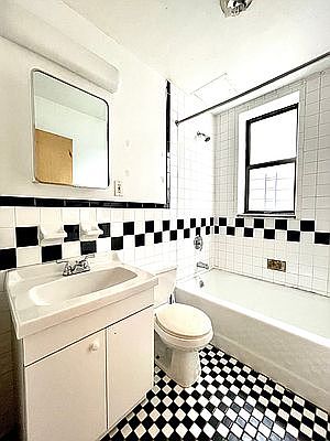 5th image of 211 W 144th St #1A