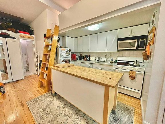 4th image of 287 E 4th St APT 1f