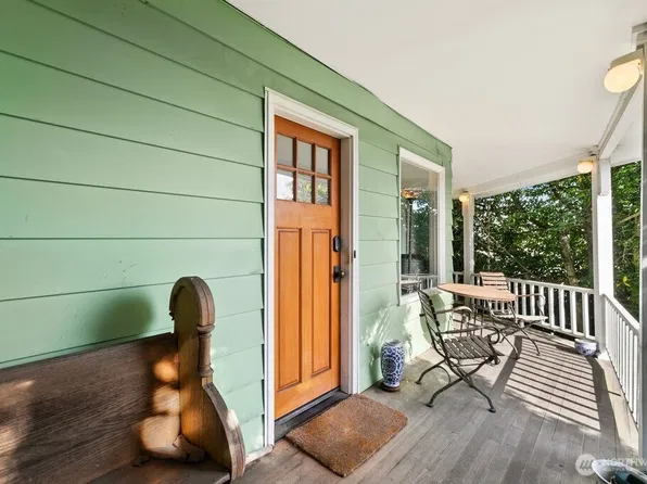 2112 NE 55th Street, Seattle, WA 98105