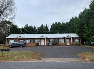 1710 6th Ave NW, Hickory, NC 28601