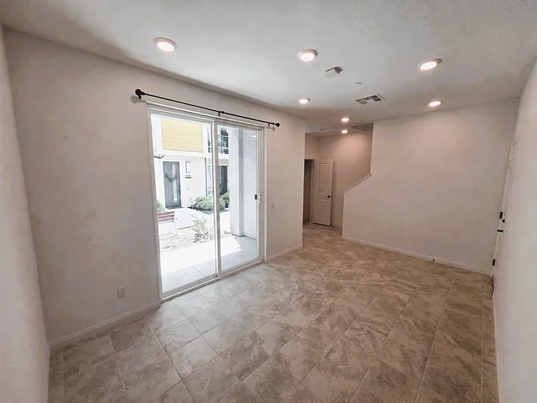 1980 Affinity Ln — Photo 5