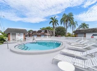 415 Pine Tree Ct APT 16, Atlantis, FL 33462
