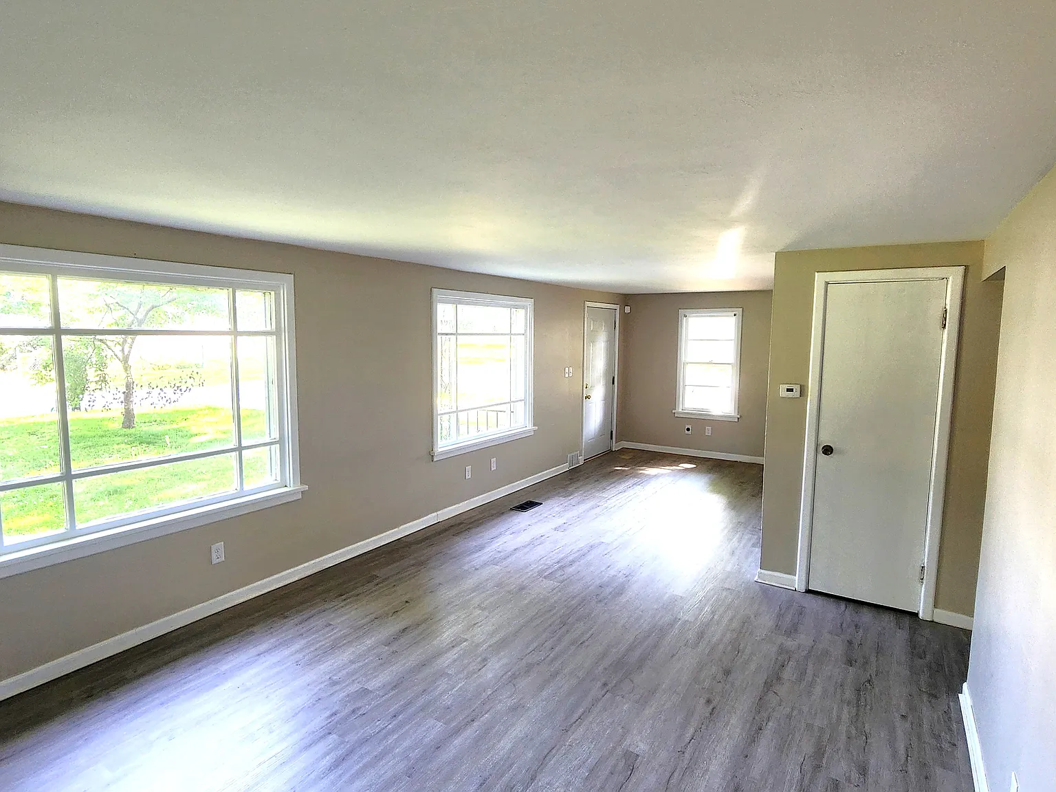 4 bed, 1648 sqft, $1,975 — Photo 4