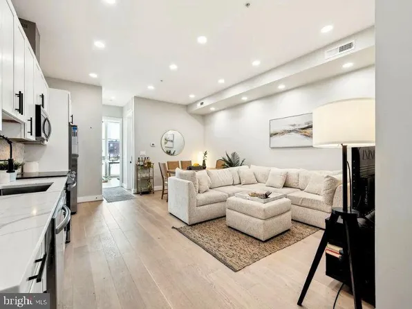2213 M St NE #9, Washington, DC 20002