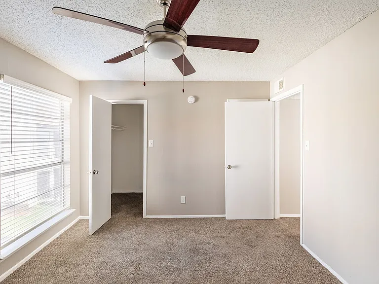Athena Apartments — Photo 42