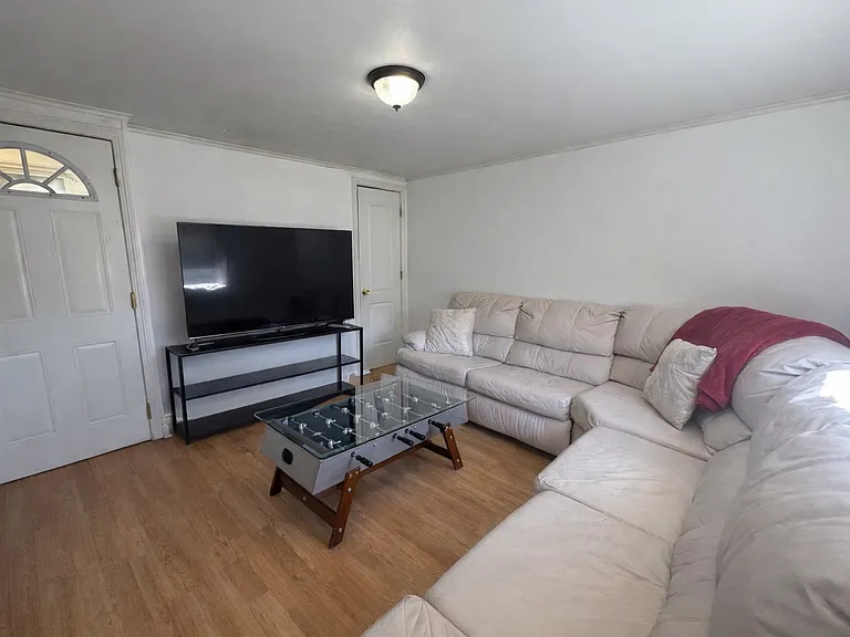 1745 Brown Ave #2 — Photo 6