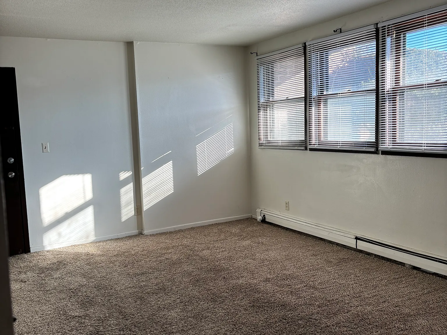 121 S Hazel St — Photo 2