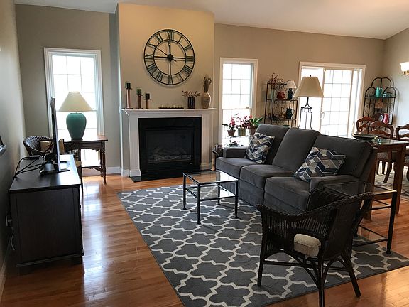 4th image of 2419 W Chandler Ct