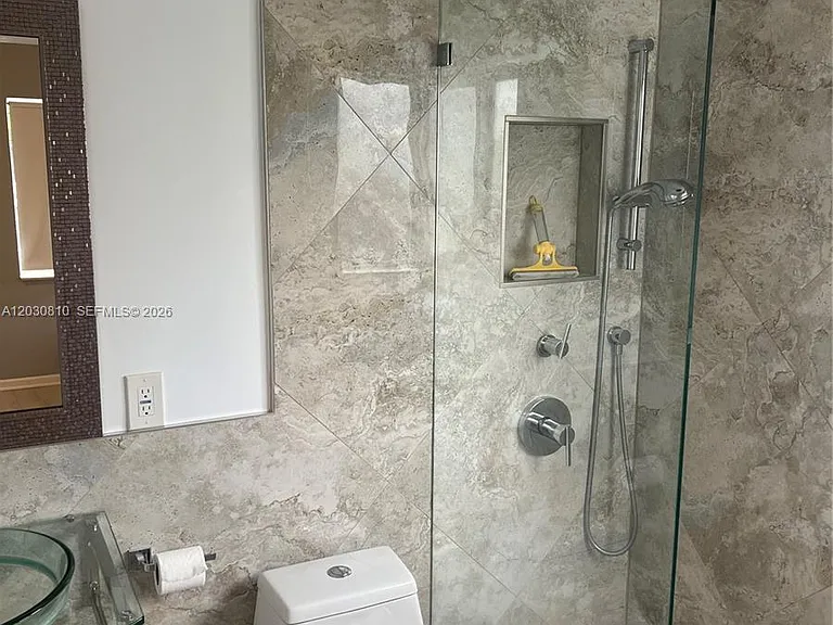 225 SE 16th Ave #2 — Photo 11