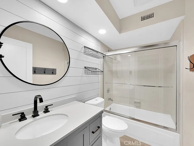 356 E Yale Loop — Photo 9