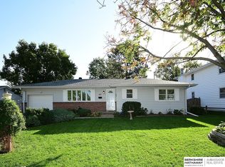 6647 S 85th St, Ralston, NE 68127