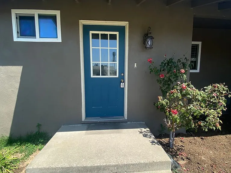 4558 Eileen Ln — Photo 2