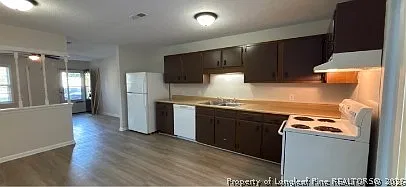 2 bed, 1.5 bath, 900 sqft, $1,000 — Photo 4