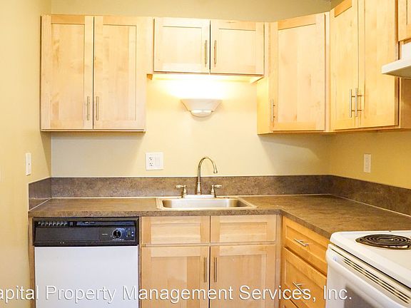 3rd image of 1509 SE Stark St #9877855