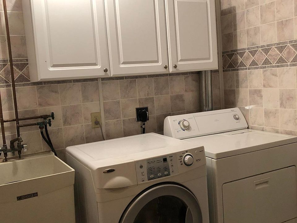 1st image of 2701 Parkhaven Ct N