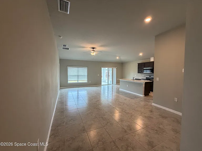 431 Brantley St SE — Photo 4