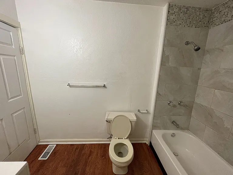 4415 Forest Ave — Photo 24